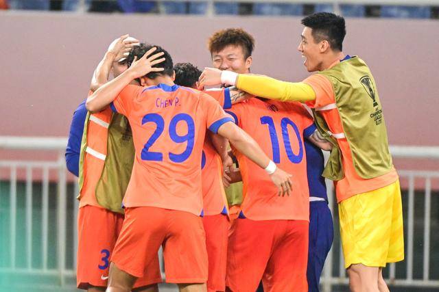 休斯敦公开赛伍德兰德领先窦泽成T8 李昊桐遭淘汰