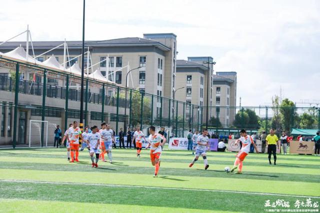 美国男篮大胜塞尔维亚 库里24分约基奇16+11